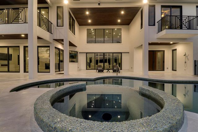 18411 SE Lakeside Drive, Jupiter, FL 33469