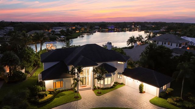 18411 SE Lakeside Drive, Jupiter, FL 33469