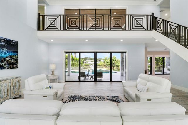 18411 SE Lakeside Drive, Jupiter, FL 33469