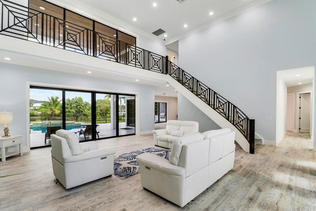 18411 SE Lakeside Drive, Jupiter, FL 33469
