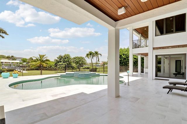 18411 SE Lakeside Drive, Jupiter, FL 33469