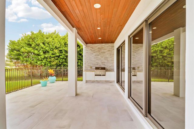 18411 SE Lakeside Drive, Jupiter, FL 33469