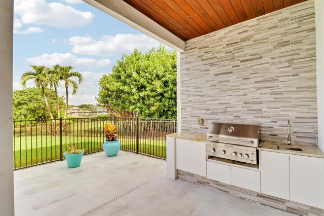 18411 SE Lakeside Drive, Jupiter, FL 33469