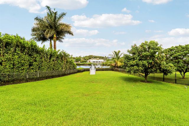 18411 SE Lakeside Drive, Jupiter, FL 33469