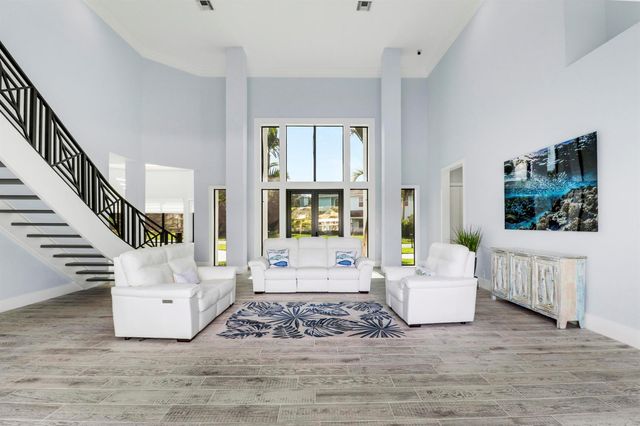 18411 SE Lakeside Drive, Jupiter, FL 33469
