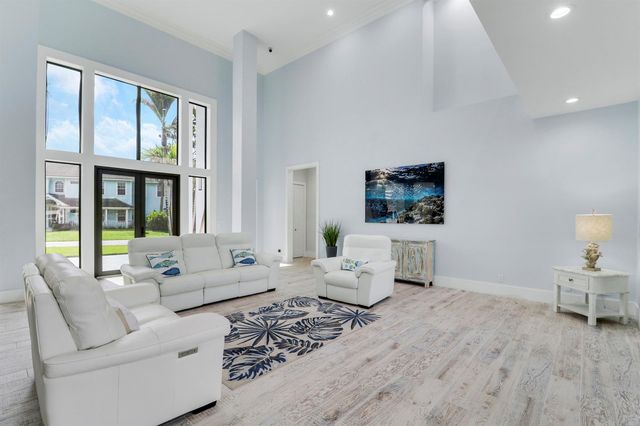 18411 SE Lakeside Drive, Jupiter, FL 33469