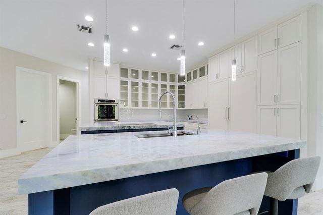 18411 SE Lakeside Drive, Jupiter, FL 33469