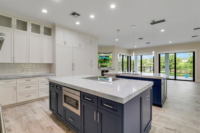 18411 SE Lakeside Drive, Jupiter, FL 33469