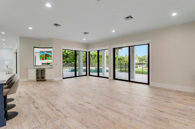 18411 SE Lakeside Drive, Jupiter, FL 33469