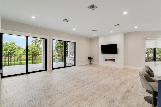 18411 SE Lakeside Drive, Jupiter, FL 33469