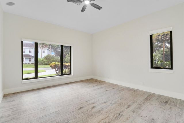 18411 SE Lakeside Drive, Jupiter, FL 33469