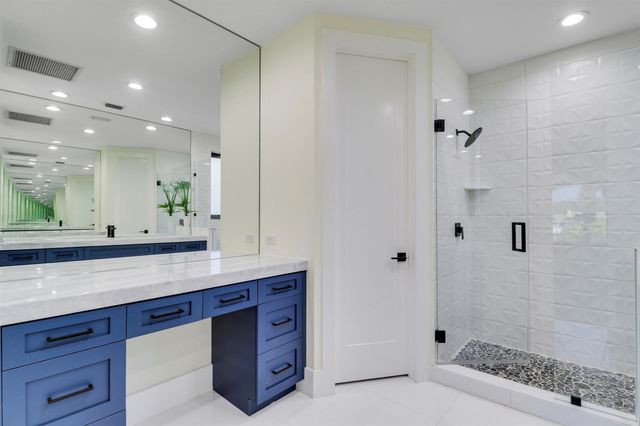 18411 SE Lakeside Drive, Jupiter, FL 33469