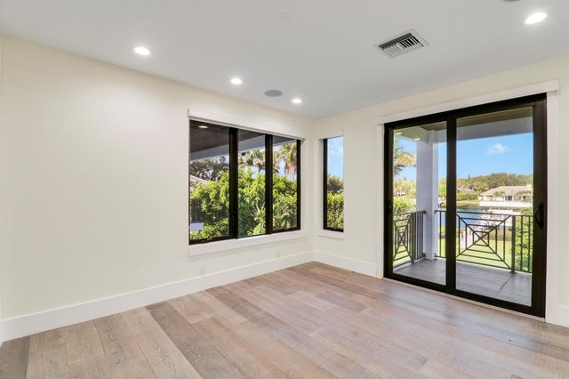 18411 SE Lakeside Drive, Jupiter, FL 33469