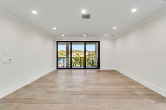 18411 SE Lakeside Drive, Jupiter, FL 33469