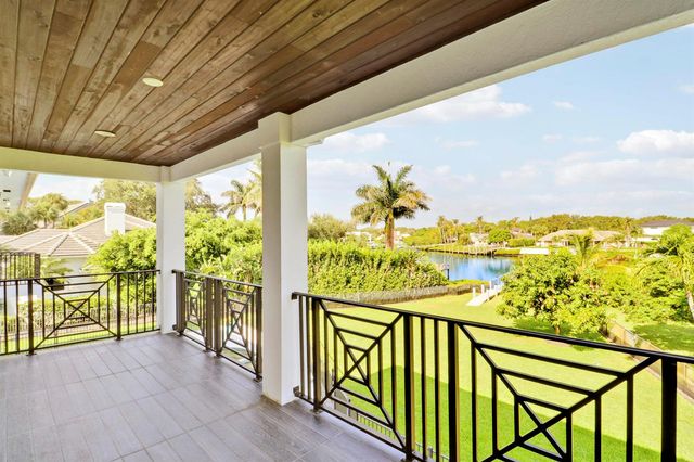 18411 SE Lakeside Drive, Jupiter, FL 33469