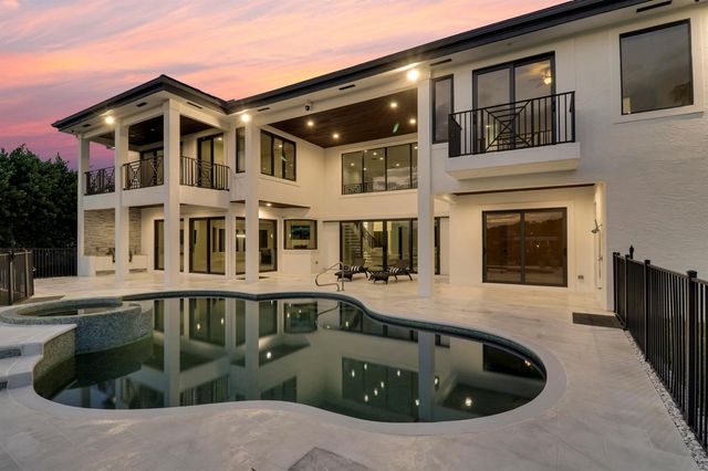 18411 SE Lakeside Drive, Jupiter, FL 33469