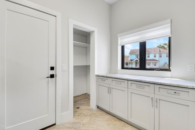 18411 SE Lakeside Drive, Jupiter, FL 33469