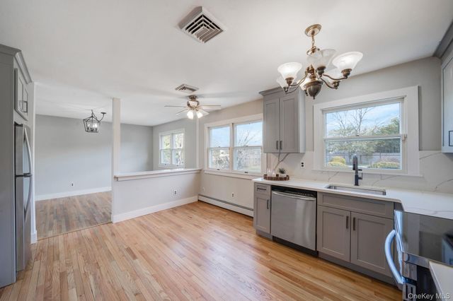 71 Loop Drive, Sayville, NY 11782