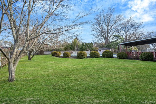 71 Loop Drive, Sayville, NY 11782
