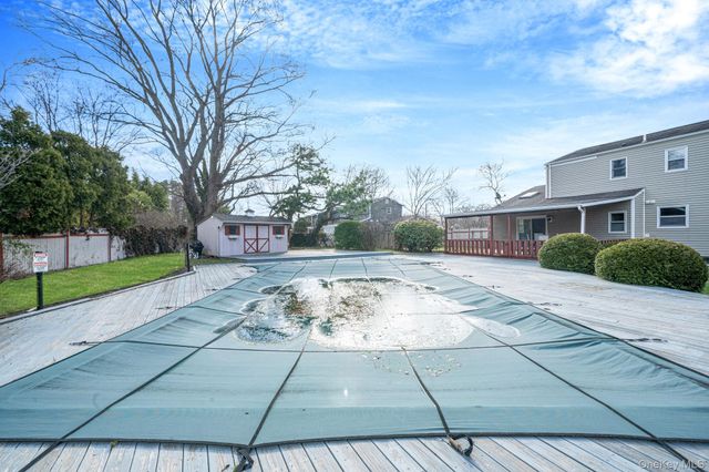 71 Loop Drive, Sayville, NY 11782