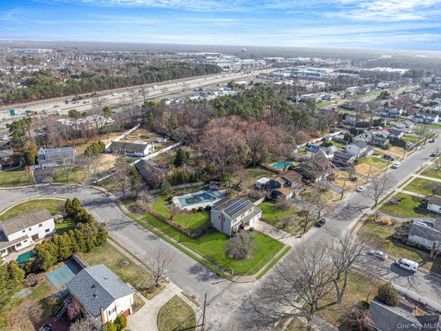71 Loop Drive, Sayville, NY 11782