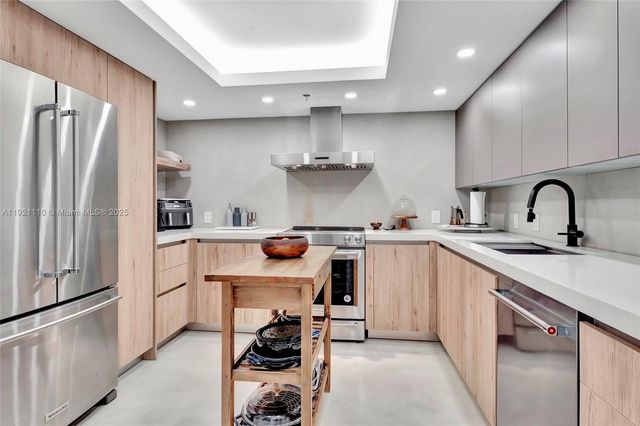 1627 Brickell Ave 1202, Miami, FL 33129