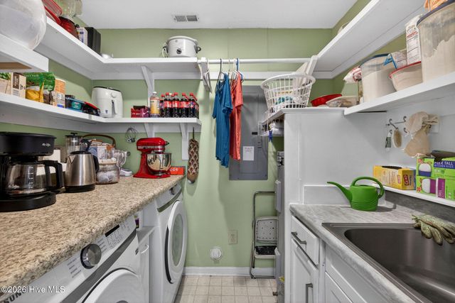 129 Red Bird Lane, Hampstead, NC 28443