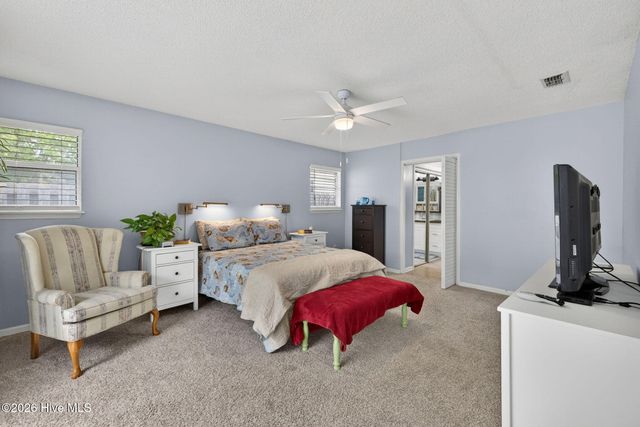 129 Red Bird Lane, Hampstead, NC 28443