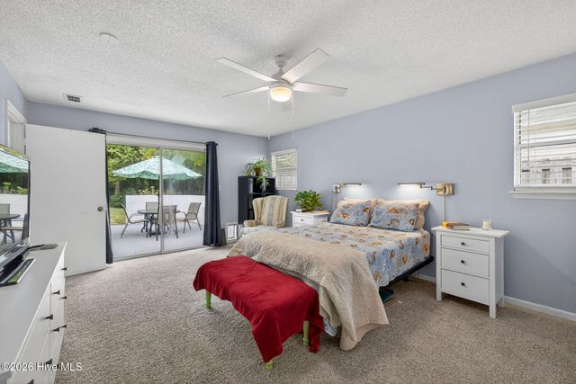 129 Red Bird Lane, Hampstead, NC 28443