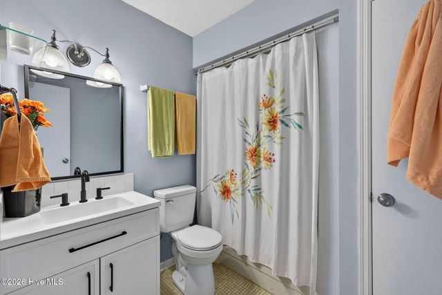 129 Red Bird Lane, Hampstead, NC 28443