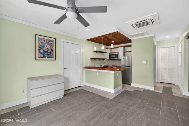 129 Red Bird Lane, Hampstead, NC 28443