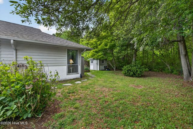 129 Red Bird Lane, Hampstead, NC 28443