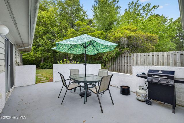 129 Red Bird Lane, Hampstead, NC 28443