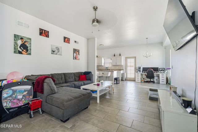 1181 Summer Rain Street, El Paso, TX 79928