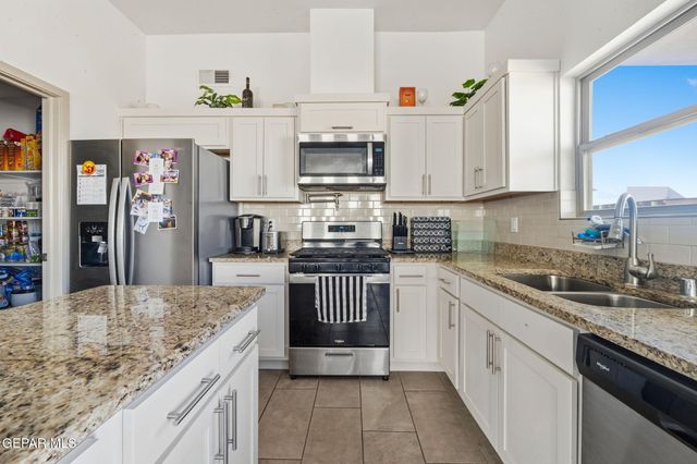 1181 Summer Rain Street, El Paso, TX 79928