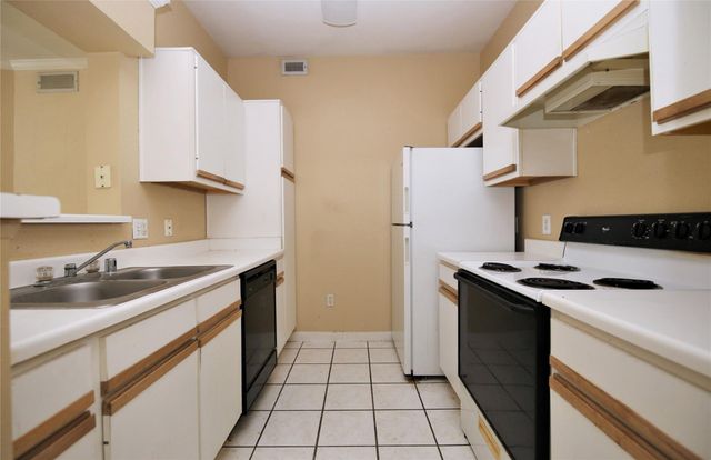 1330 Old Spanish Trail 7205, Houston, TX 77054