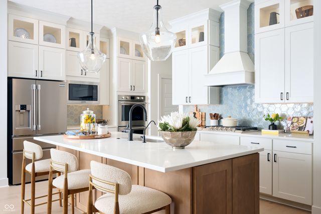 6046 Salisbury Street, Zionsville, IN 46077