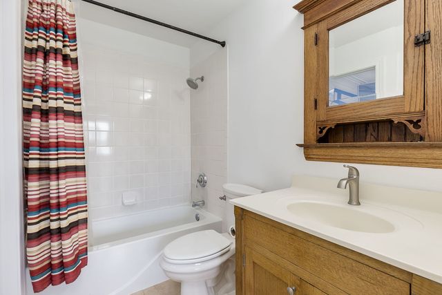 30W289 Pinehurst Drive 289, Naperville, IL 60563