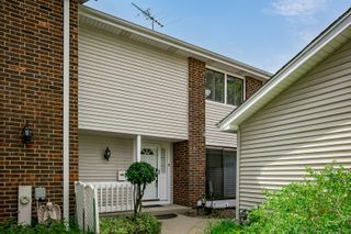 30W289 Pinehurst Drive 289, Naperville, IL 60563