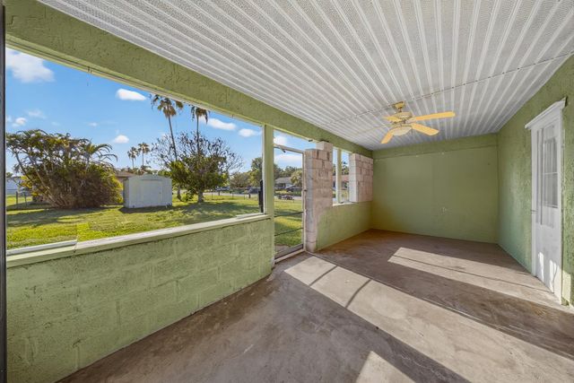 1462 SE NORTH BALCOURT Court SE, Port St. Lucie, Port St Lucie, FL 34952