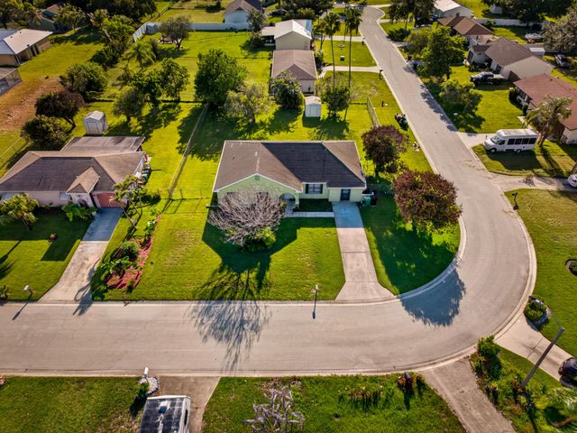 1462 SE NORTH BALCOURT Court SE, Port St. Lucie, Port St Lucie, FL 34952