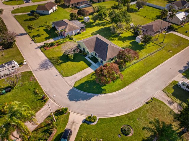1462 SE NORTH BALCOURT Court SE, Port St. Lucie, Port St Lucie, FL 34952