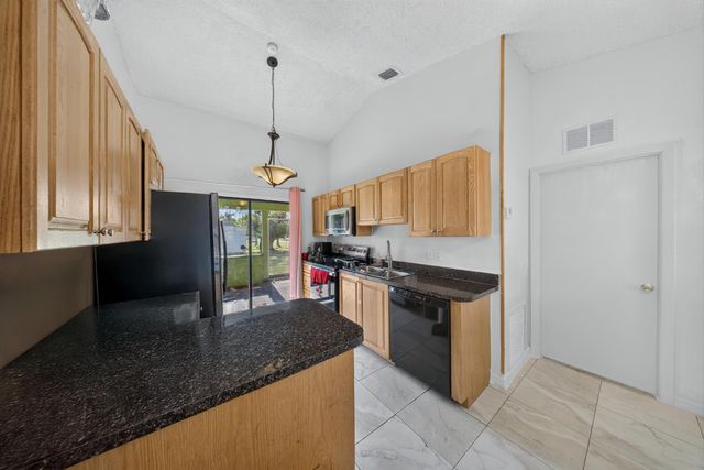 1462 SE NORTH BALCOURT Court SE, Port St. Lucie, Port St Lucie, FL 34952