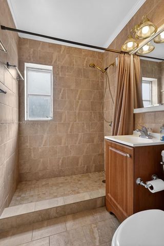 2440 NW 152nd Ter, Miami Gardens, FL 33054