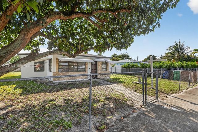 2440 NW 152nd Ter, Miami Gardens, FL 33054