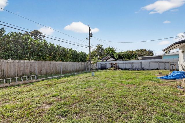 2440 NW 152nd Ter, Miami Gardens, FL 33054