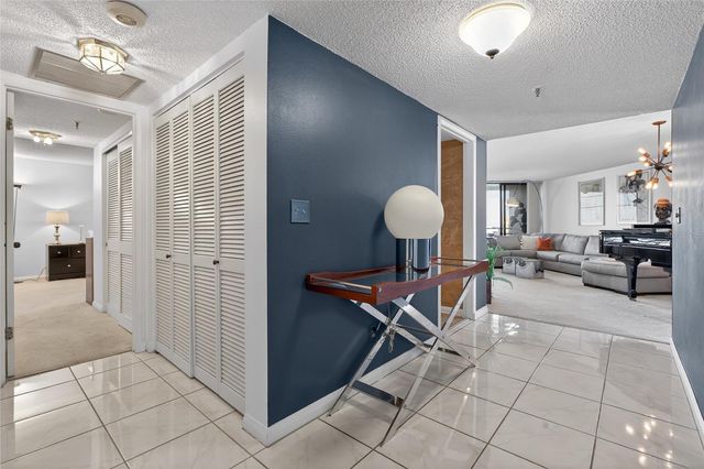 5950 PELICAN BAY PLAZA S 406, Gulfport, FL 33707