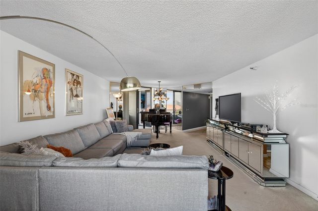 5950 PELICAN BAY PLAZA S 406, Gulfport, FL 33707