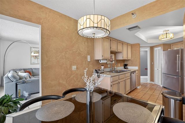 5950 PELICAN BAY PLAZA S 406, Gulfport, FL 33707