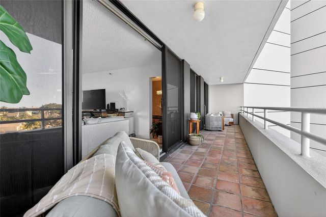 5950 PELICAN BAY PLAZA S 406, Gulfport, FL 33707